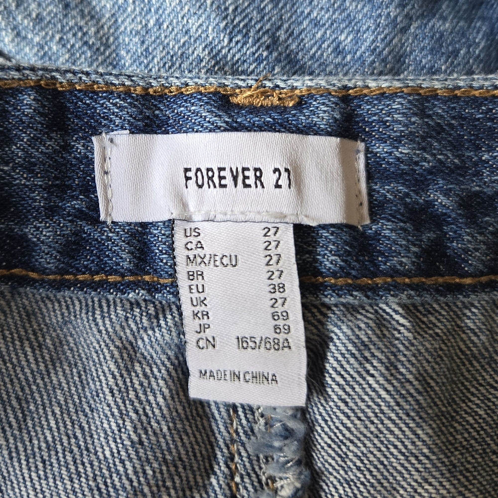 Forever 21 Denim Shorts with Cutout Faux Gem Heart Size 27 - Picture 7 of 9